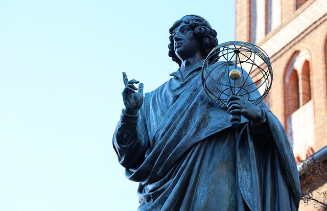 [Nicolaus Copernicus, the heliocentric model, and the foundation for the birth of modern astronomy.]